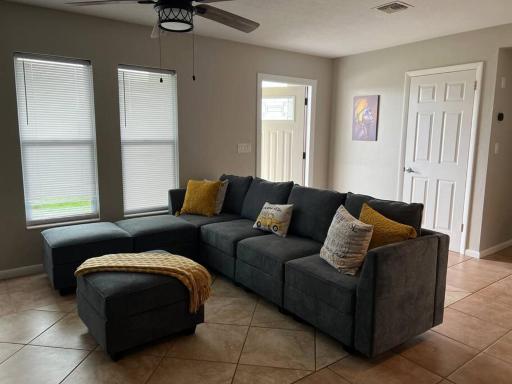 Charming Two-Bedroom Home Quiet and Cozy . - Housity