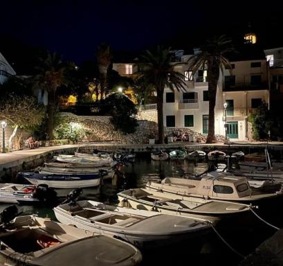 Stari Porat - Housity
