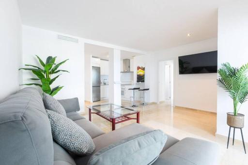 SEAVIEW Estepona Marine Port with POOLS - Housity
