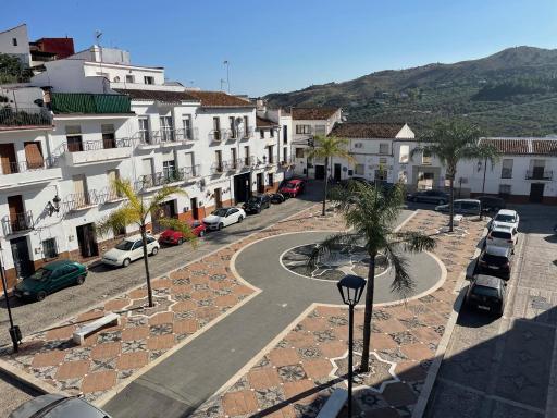 Spanish Town House - Housity