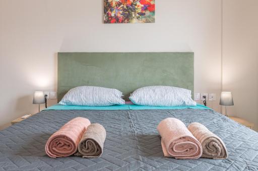 "Thea" Valis Apartments - Housity