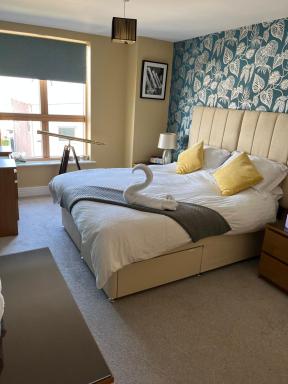 Stunning Marina apartment Gosport Portsmouth - Housity