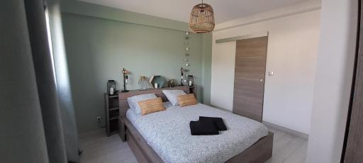Chambre Privée proche circuit 24h, wi-fi , parking - Housity