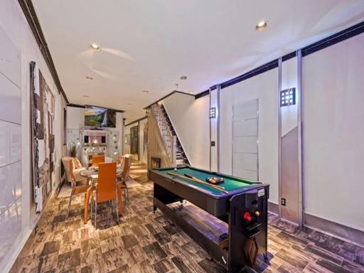 Stylish 4 Bedroom Home Near Philadelphia - Housity