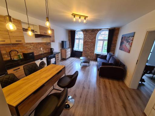 Main Square Apartments - Housity