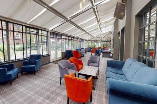 Village Hotel Chester St David's - Housity