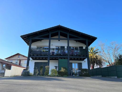 T1 bis avec Terrasse, Parking, WiFi et Animaux admis à Cambo-les-Bains - FR-1-495-12 - Housity