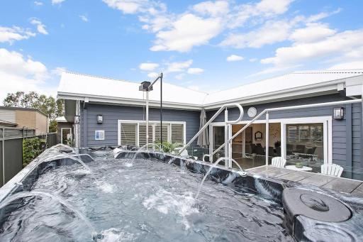 The Silver Bull Holiday House - Housity