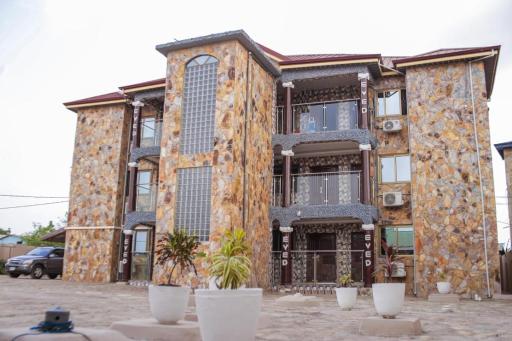 Eved Apartments Guest House - Housity