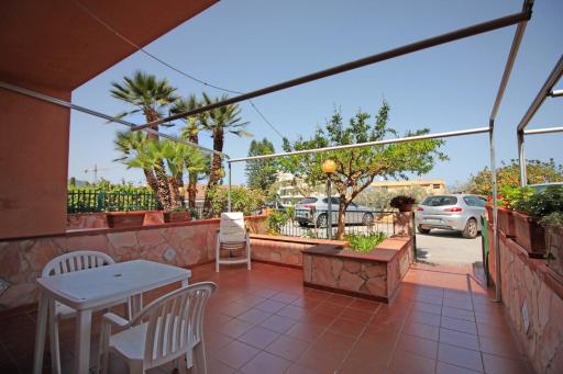 Villetta Santa Lucia con patio e giardino by Wonderful Italy - Housity