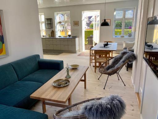 Skøn ferielejlighed i midten af Svaneke udlejes, minimum 4 dage - Housity