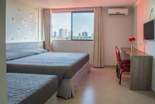 Foz Plaza Hotel - Housity