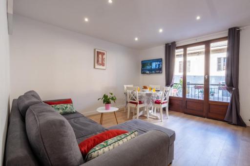 3 bedroom apartment at the gates of the Old Town of Annecy - Housity