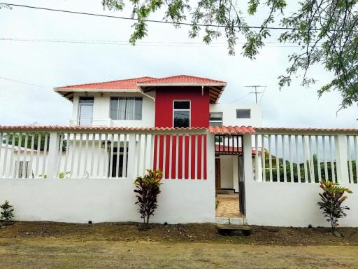 Casa Valdivia - Housity