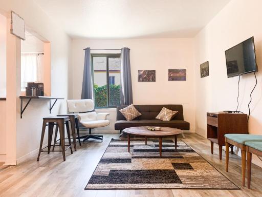 Just renovated 1 bed, 1 bath home near LAX Stadium Forum - Housity