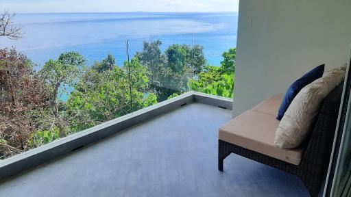 Luxury 2 Bed, 2 Bath Apartment with Panoramic Ocean Views, Peaceful, Private Beach - Housity