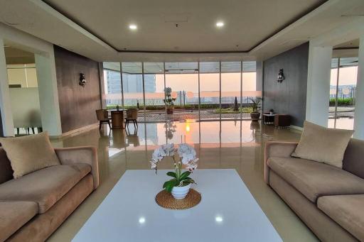 Apt Park View Depok Studio Murah Town Square With Netflix, Swimming Pool - Housity