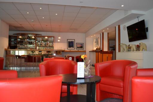Lenas West Hotel - Housity