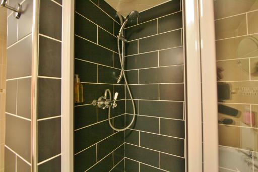 Central Hotel Cheltenham by Roomsbooked - Housity