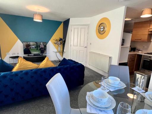 Lovely 2 bedroom apartment, 2 bathrooms Parking - Housity