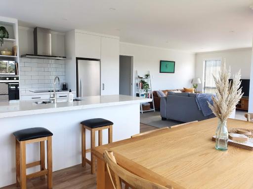 Kanuka Sway - Waterfront, Cozy Getaway - Housity