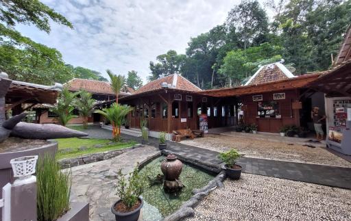DikaJaya Guesthouse Syariah - Housity