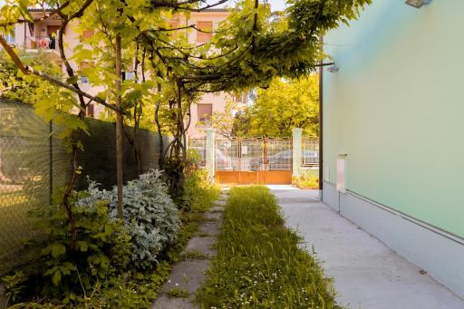 Reno Family House - Housity