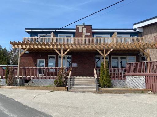 Tobermory Inn & Suites - Housity