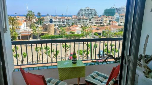 Summer Breeze Apartment - Housity