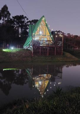 Chalé super aconchegante a beira do lago. - Housity