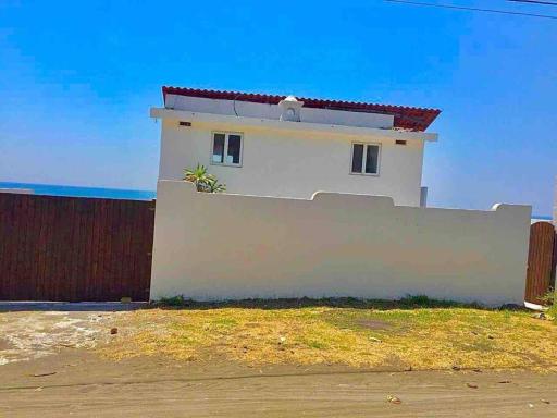 Bella casa frente al mar, con piscina privada. - Housity