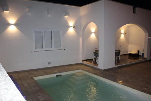 Salento Seaside Villa with pool - Housity