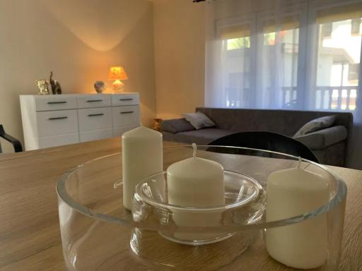 Domek nad jeziorem Narie Kretowiny las wakacje 8os. - Housity