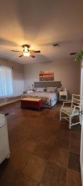Hill Country Haute n Haus Relax and Renew - Housity