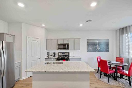 Family friendly house surrounded by lakes - Housity