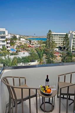 Nestor Hotel - Housity