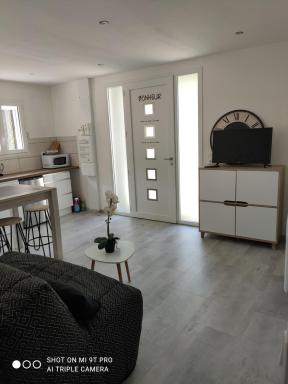 Petit chalet cocoon avec terrasse et terrain - Housity