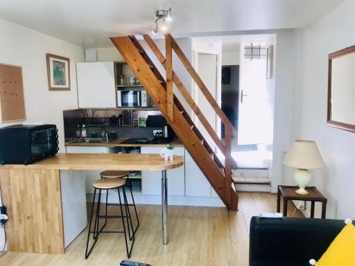 PRIVATE GARDEN in the center of Fontainebleau - Housity