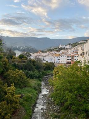 Cheerful one bedroom townhouse with patio Archez - Housity