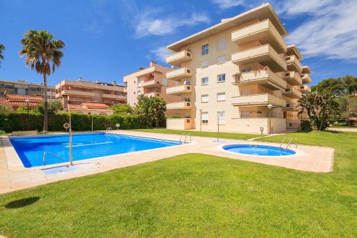 UHC AQUA FAMILY COMPLEX - Housity