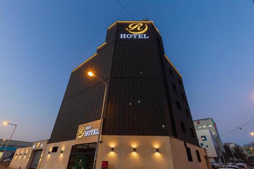 Hotel the Rest - Housity