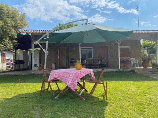 San Mamas Seaside Cottage-House, Large Garden and Caravan - Housity