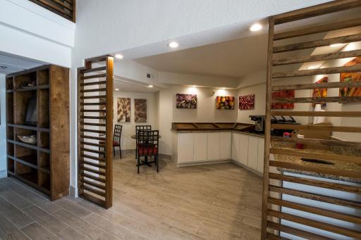 Red Roof Inn PLUS+ Houston - Energy Corridor - Housity