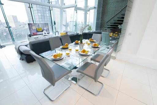 Luxury Three Bedroom Penthouse - By Resify - Housity