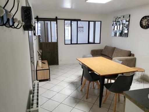 Au Petit Bonheur Malouin - Housity