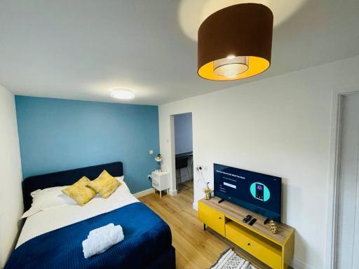 KENILWORTH STUDIO * GROUND FLOOR * PARKING - Housity