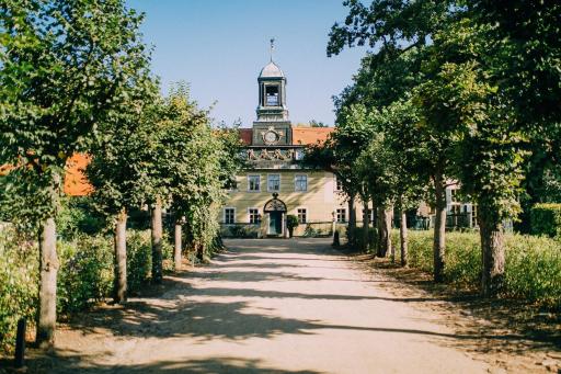 Villa Sorgenfrei und Restaurant Atelier Sanssouci - Housity