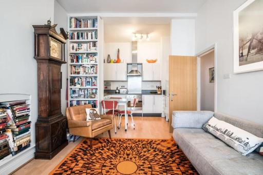 GuestReady - Bright 1BR Home near Arsenal Stadium wBalcony - Housity
