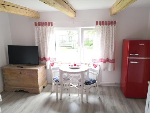 Red Bed - Housity