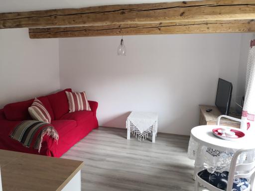 Red Bed - Housity